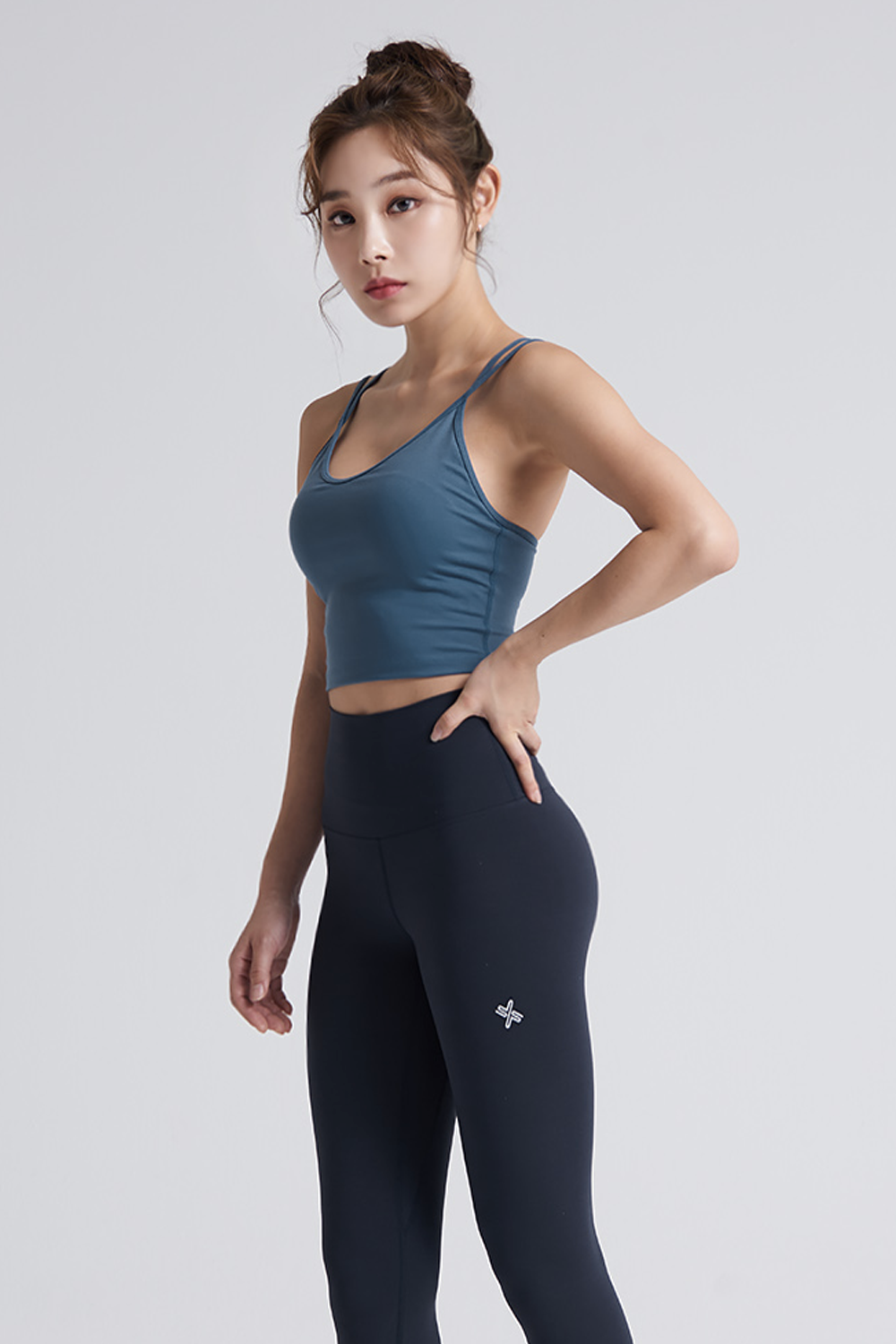 Modré tílko na jógu s popruhy