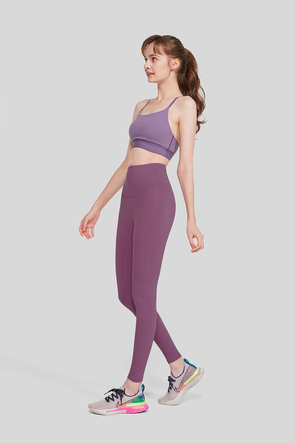 Fialové legíny s vysokým pasem