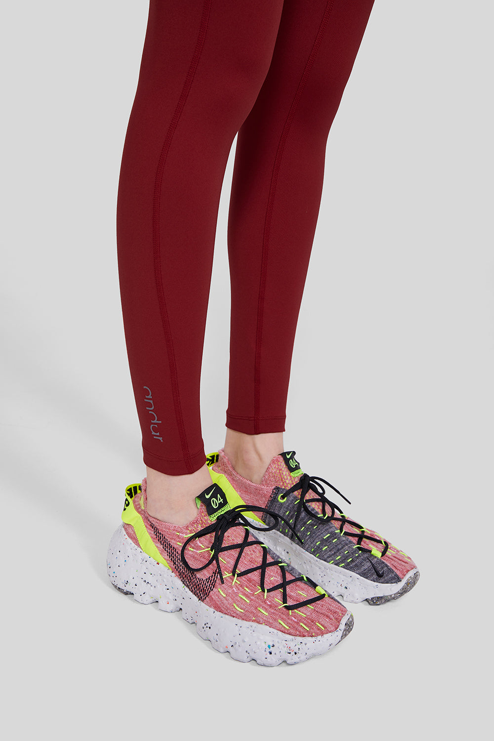 Červené legíny s vysokým pasem