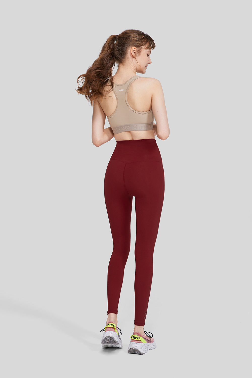 Červené legíny s vysokým pasem