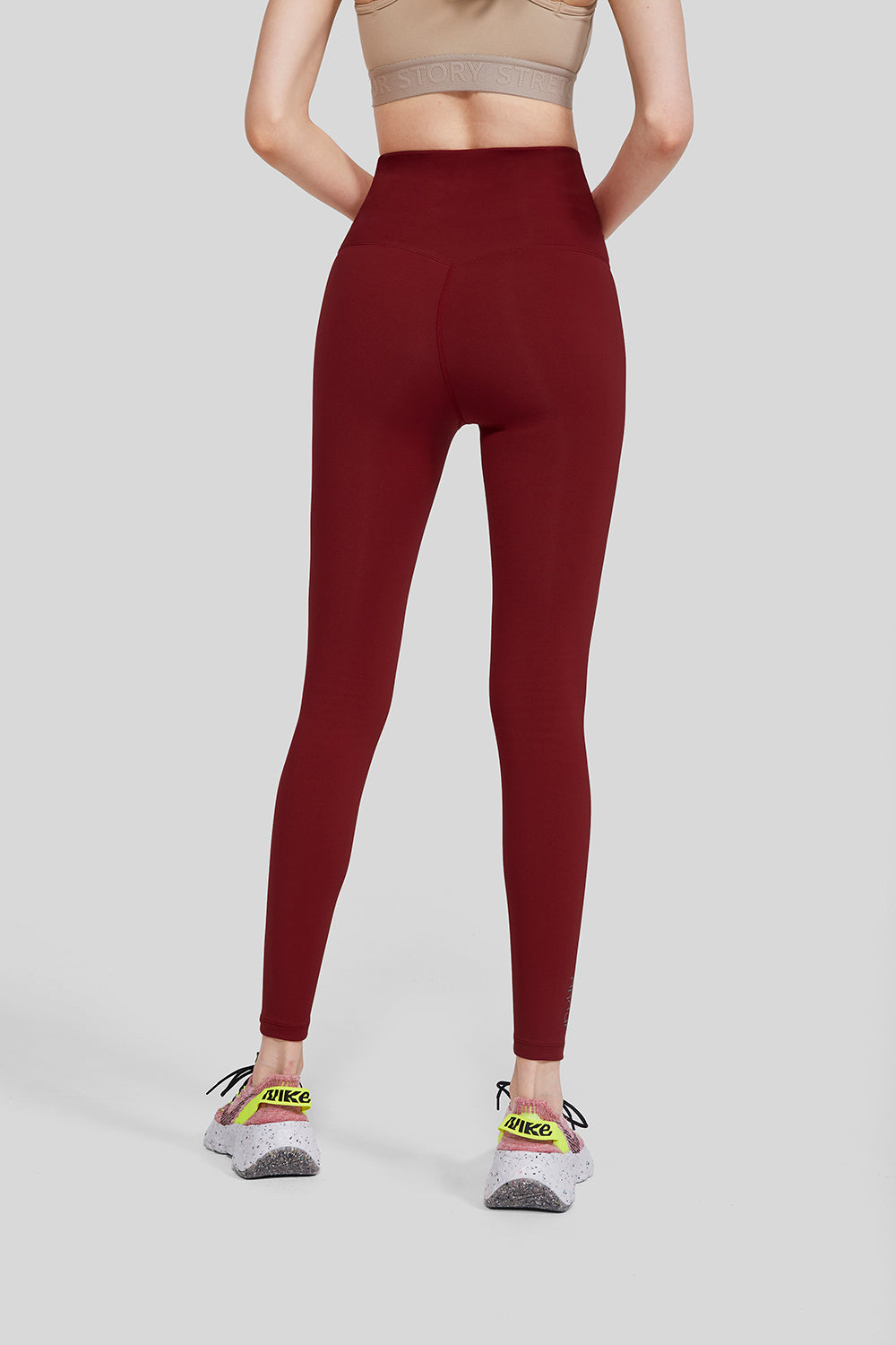 Červené legíny s vysokým pasem